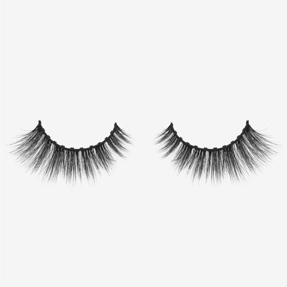 🔥Rare🔥 Lilly Lashes: Loyalty- Reusable Black Magnetic Eyelashes - Picture 2 of 8